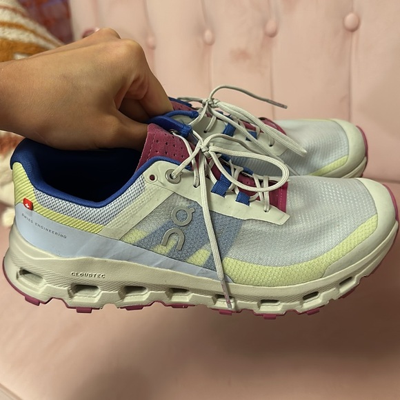 On Cloud Running Cloudvista Sneakers - Picture 5 of 6